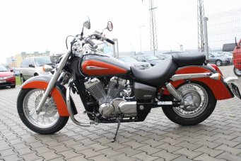 Motocykl Honda VT750C Shadow ABS