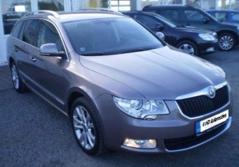 Škoda Superb Combi II 2.0 TDI Elegance DSG 