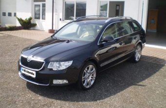 Škoda Superb Combi II 2.0 TDI Elegance DSG
